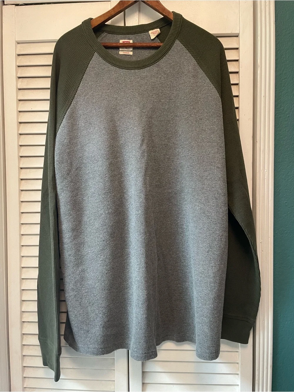 Men's Levi’s Two-Tone Raglan Sweater - Olive & Gray